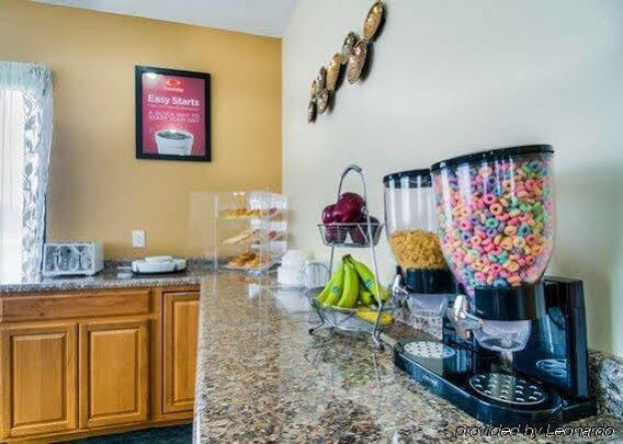 Econo Lodge Shorewood Экстерьер фото